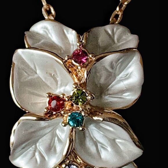 Rigant pearl enamel crystal floral petal pendant necklace extra fine gold chain - Picture 5 of 7